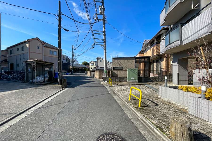 敷地南側の前面道路