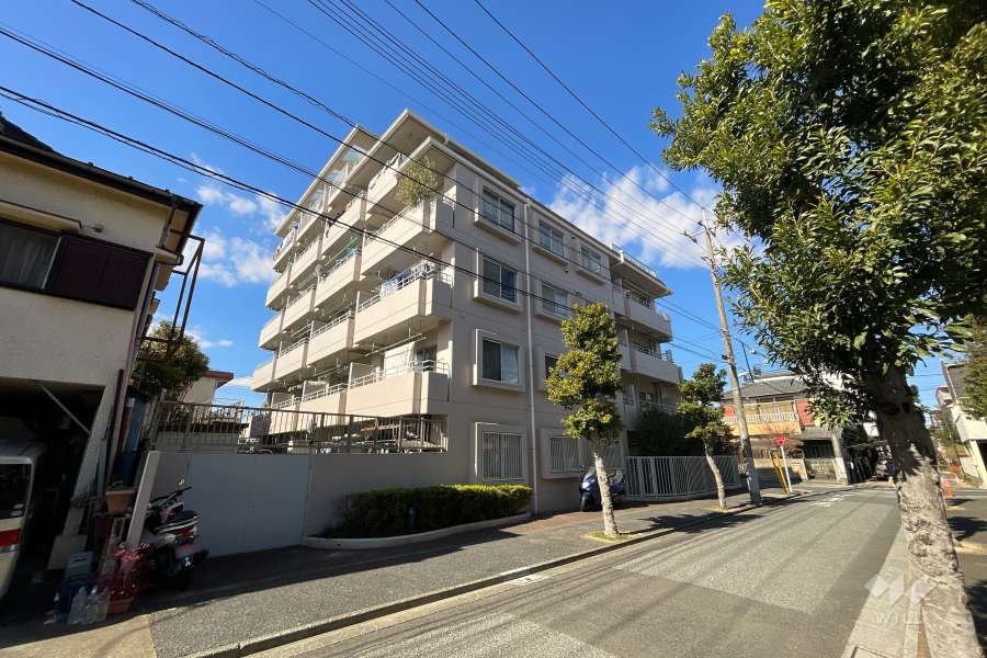 グリーンパーク北綾瀬壱番館の外観（南東側から）