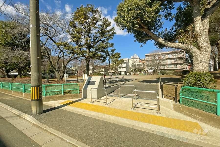 敷地東側に隣接した『足立区立柳田公園』