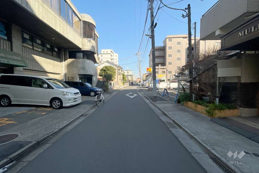 敷地北側の前面道路