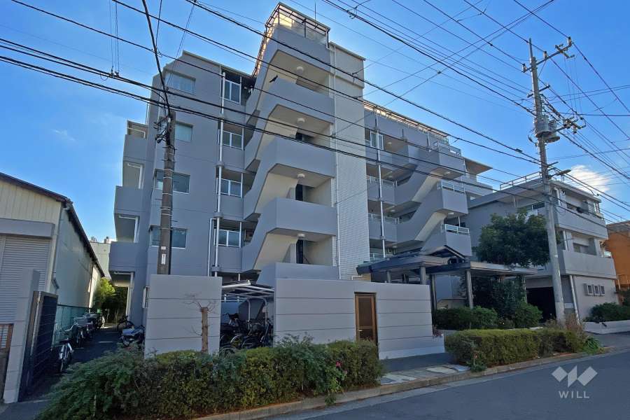グリーンパーク北綾瀬弐番館の外観（北東側から）