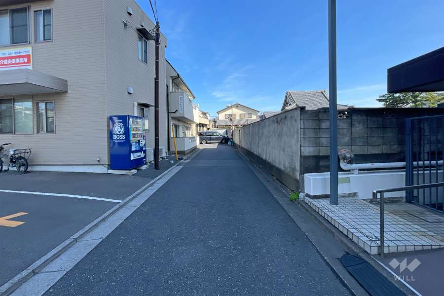 敷地北側前面道路（西側から）