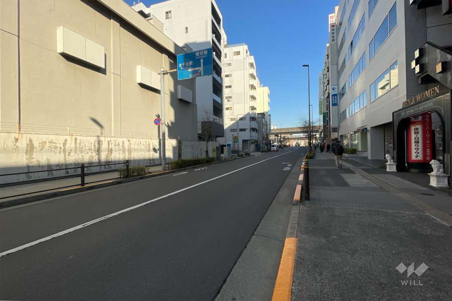 敷地北側の前面道路　　
