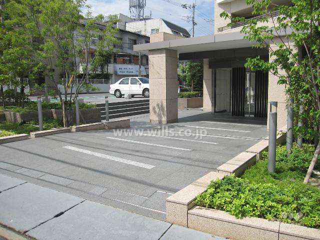 来客用の駐車場（写真奥）