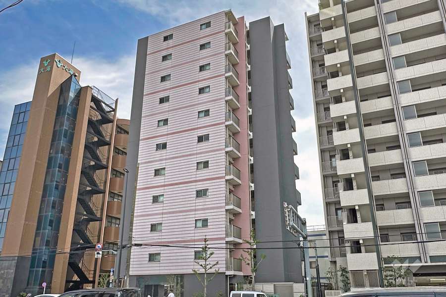 ヴィウーローズメイゾン西新井本町の外観（北西側から）