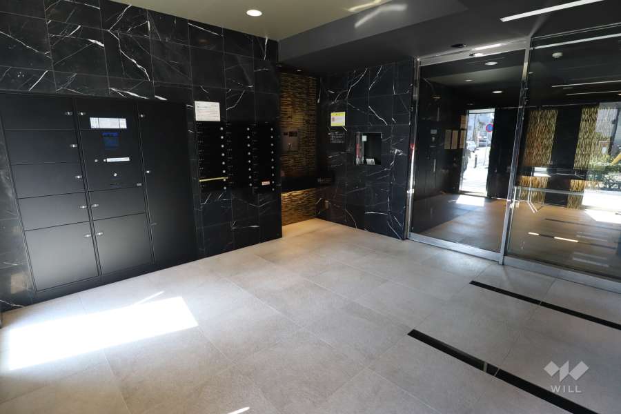 エントランスはオートロック付きです。