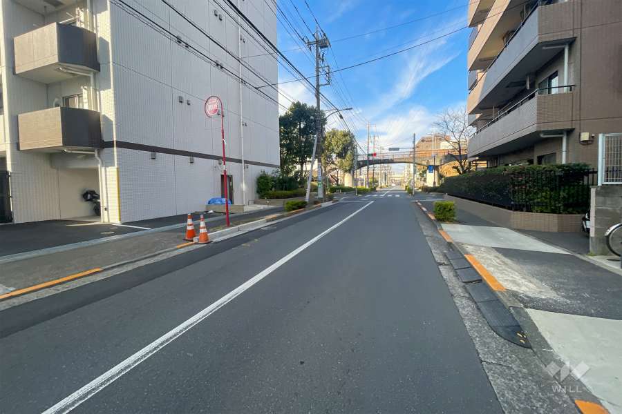 敷地北側の前面道路　
