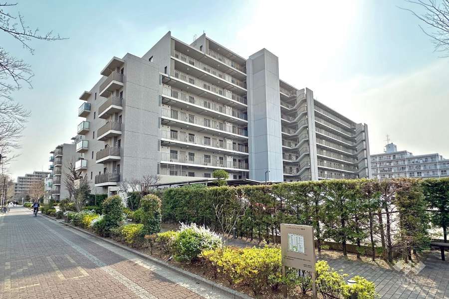 パークプレミアムメイツ西新井ケヤキテラスの外観（北東側から）