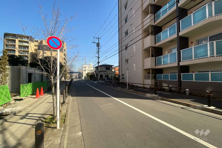 敷地北側の前面道路
