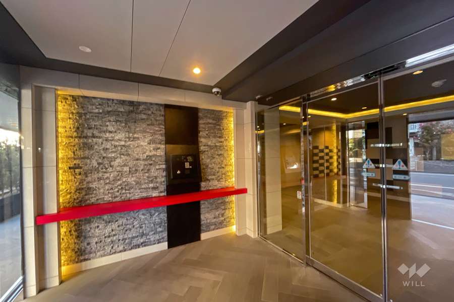 エントランスはオートロック付きです。