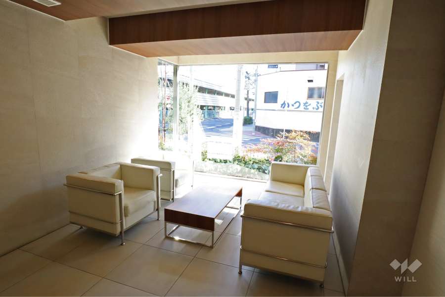 エントランスホールには談話スペースが設けられています。