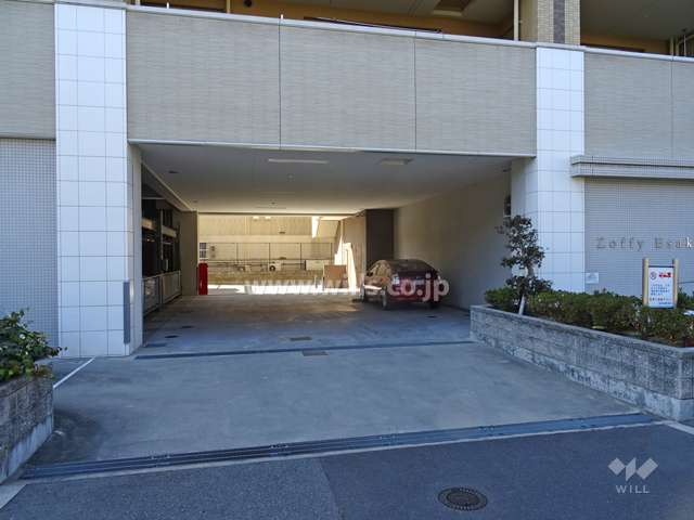 駐車場出入り口