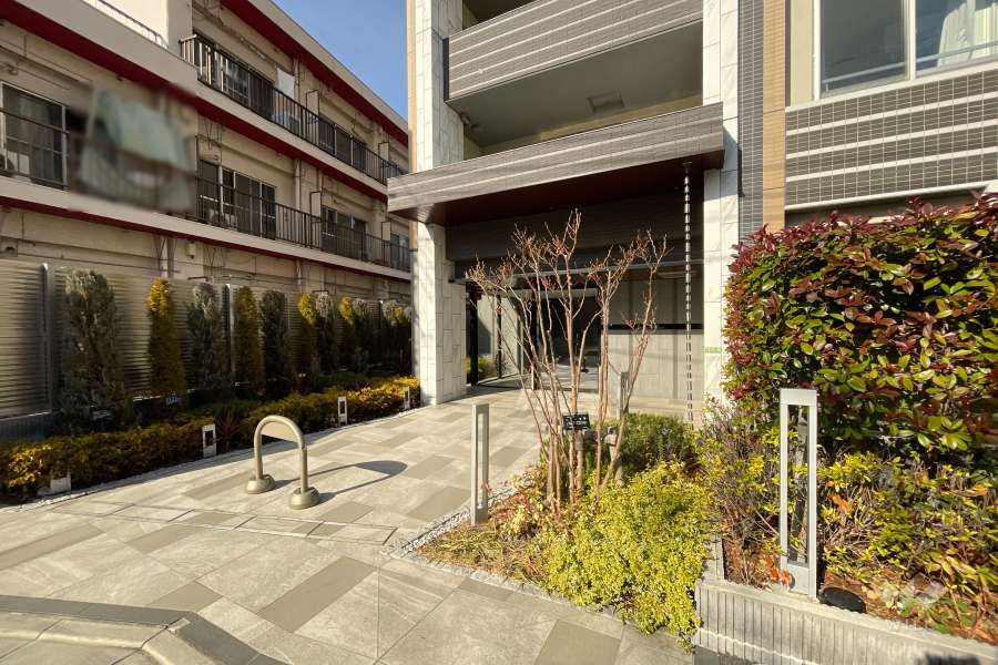 エントランスアプローチ　