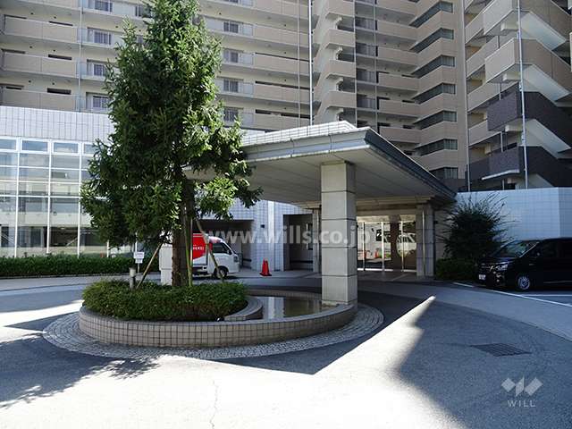 車寄せのあるエントランスアプローチ