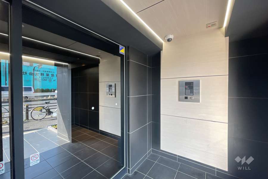 エントランスはオートロック付きです。