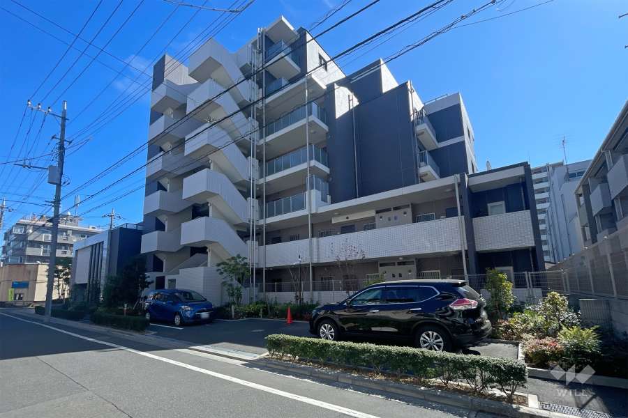 パレステージ西新井大師西の外観（北西側から）　　　　