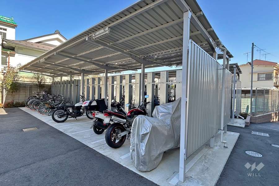 駐輪場とバイク置場