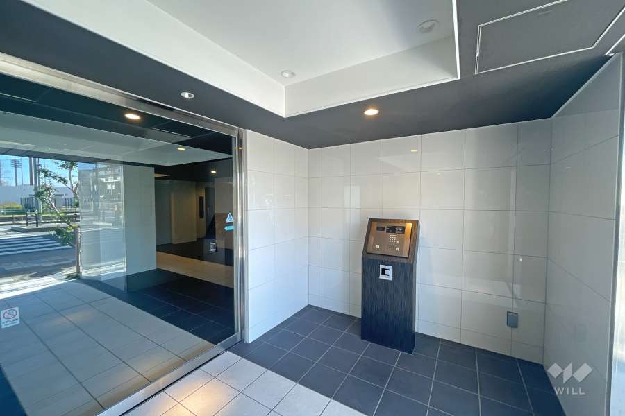 エントランスはオートロック付きです。