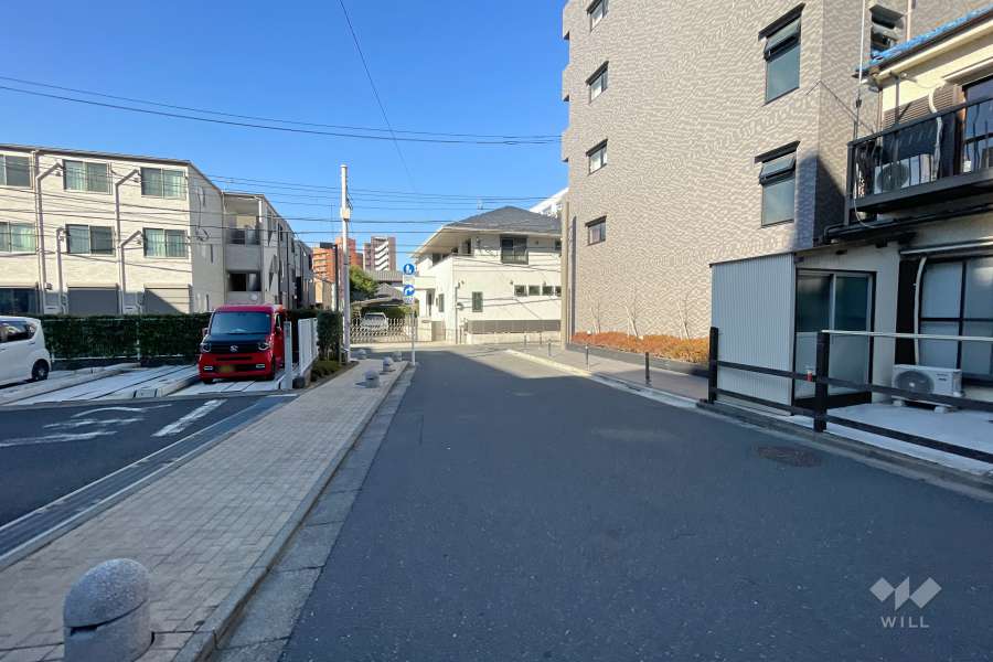 敷地南西側の前面道路
