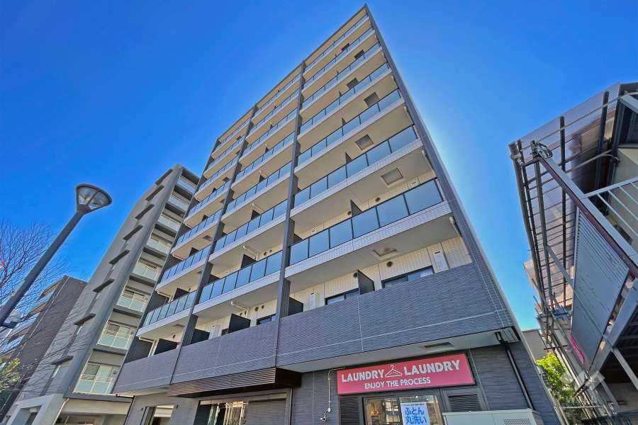 メディフィス千住大橋駅前の外観（北側から）