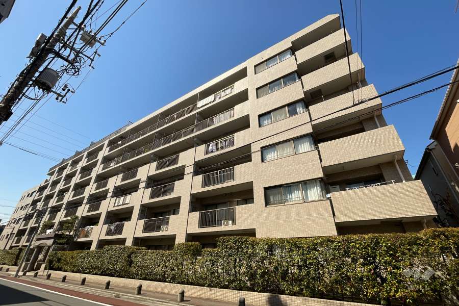 イトーピア北綾瀬の外観（南東側から）