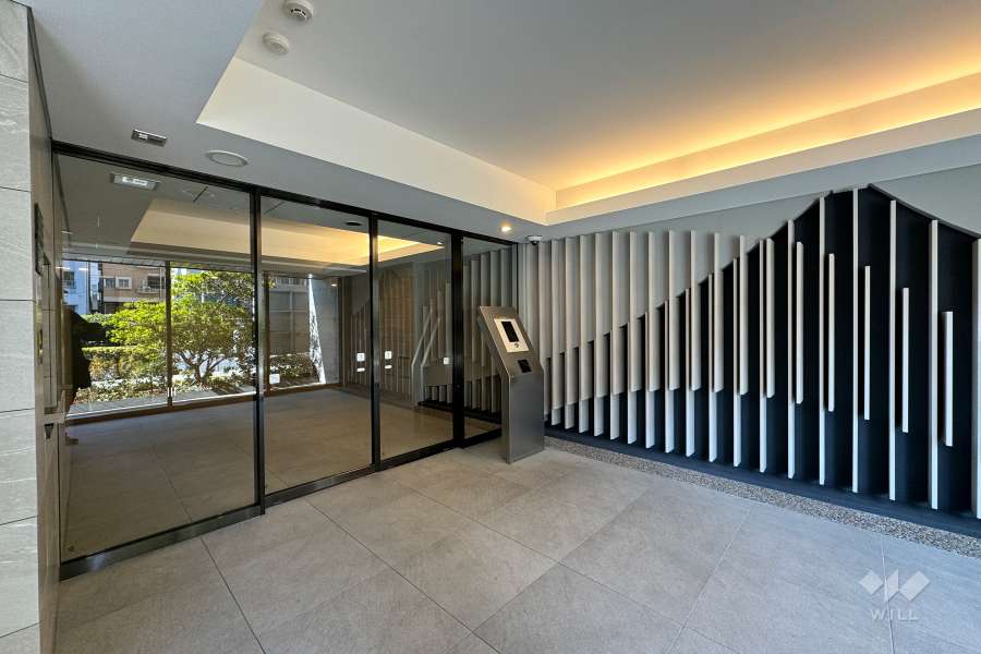 エントランスはオートロック付きです。