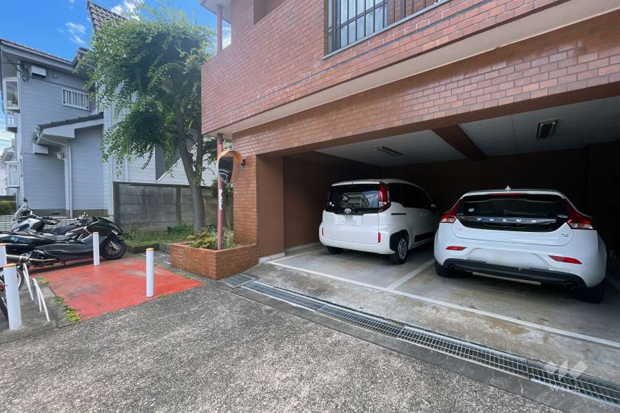敷地内駐車場（屋外平面式）