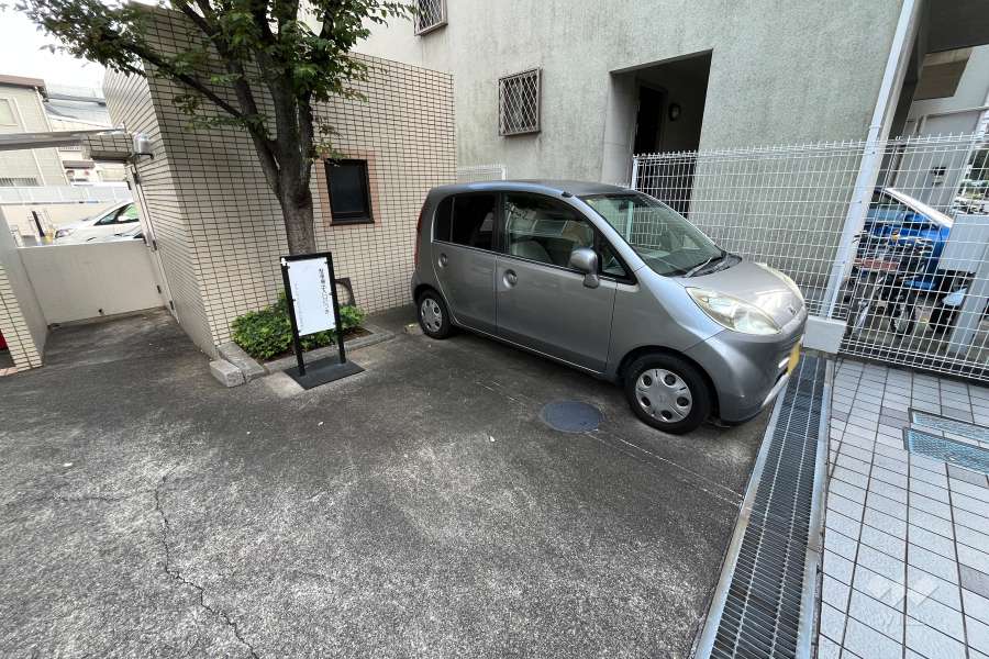 敷地内駐車場（屋外平面式）