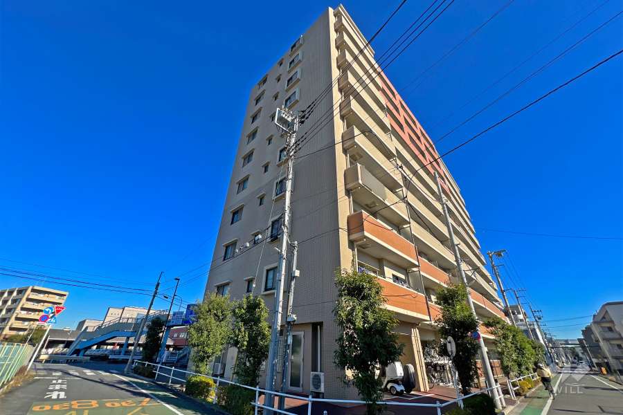 クレストフォルム西高島平の外観（西側から）