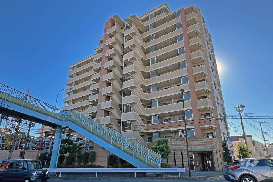 クレストフォルム西高島平の外観（北側から）