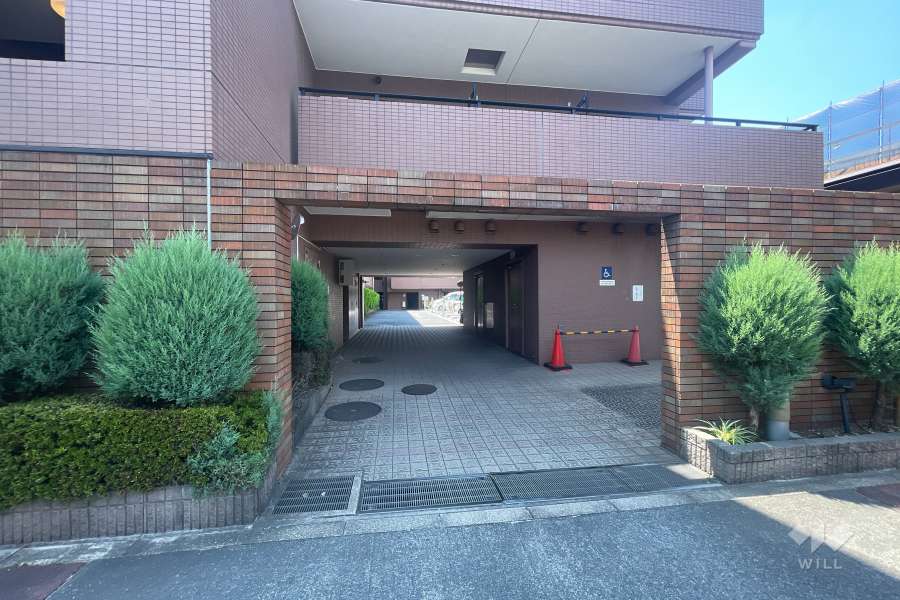 駐車場の出入り口