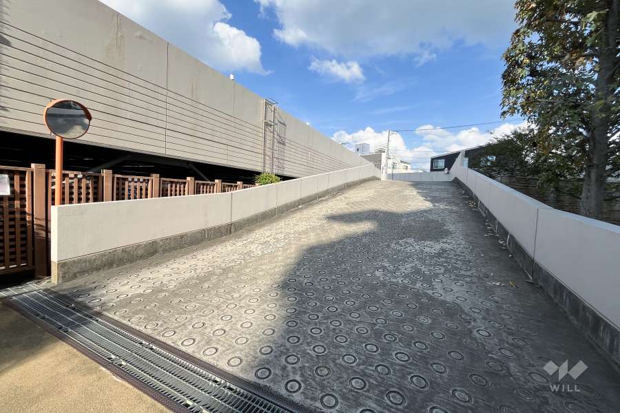 駐車場の出入り口