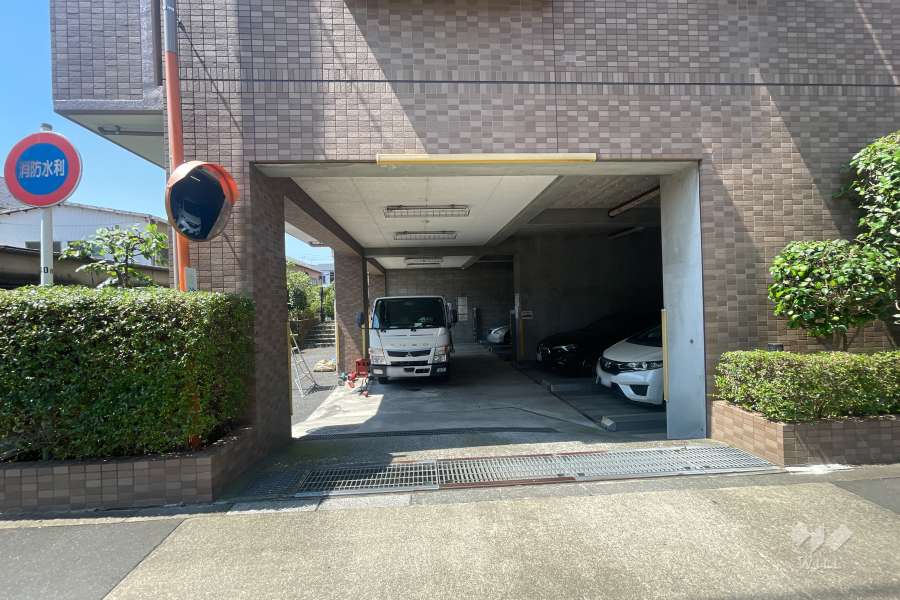 敷地内駐車場（屋内機械式）