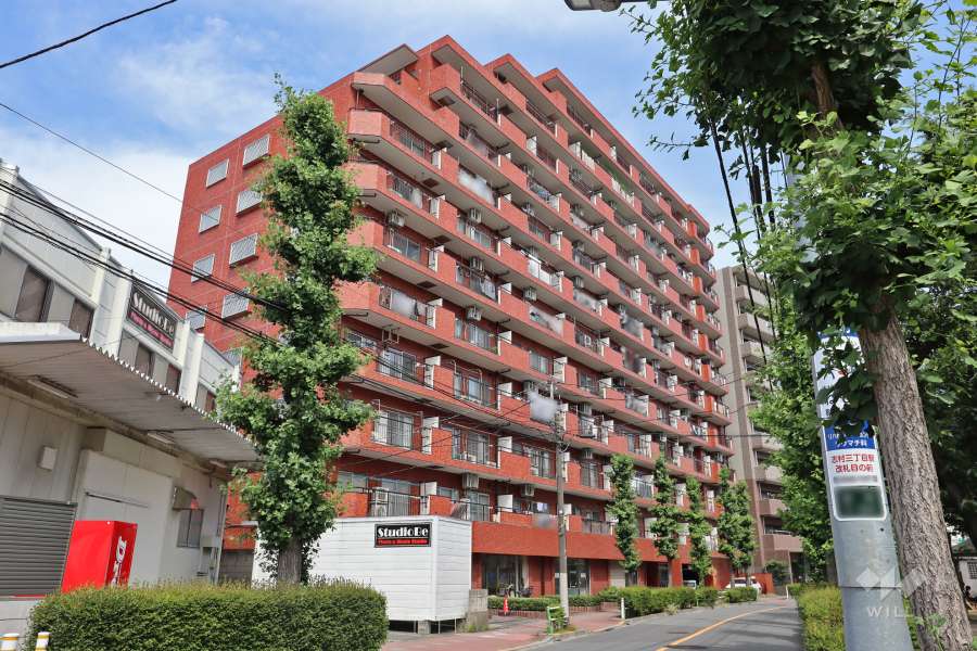 シャンボール志村坂上の外観（南西側から）