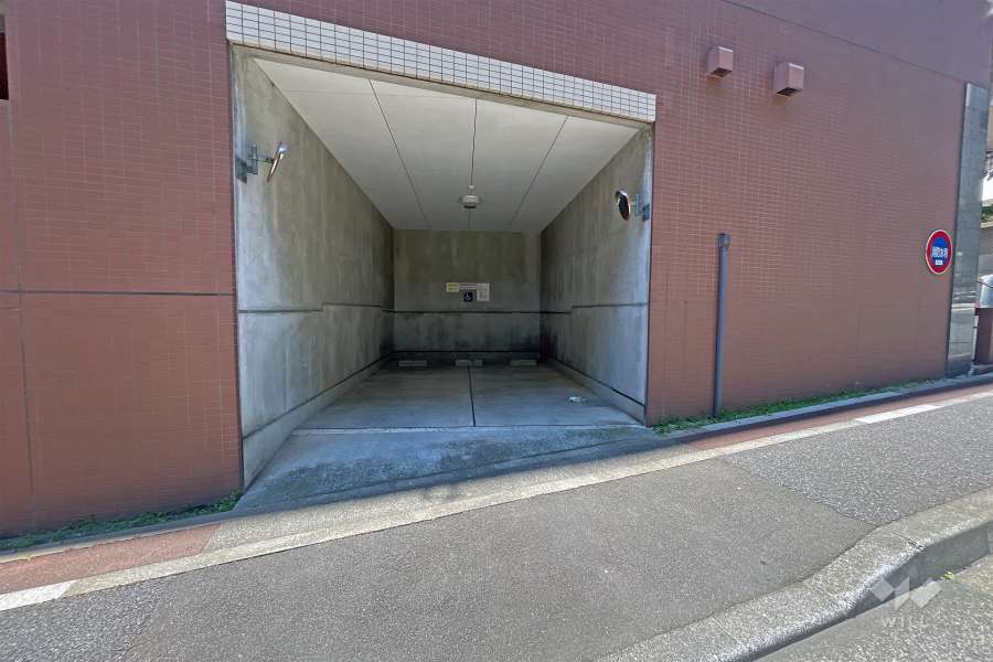 敷地内駐車場（屋外平面式）