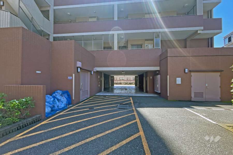 駐車場の出入り口