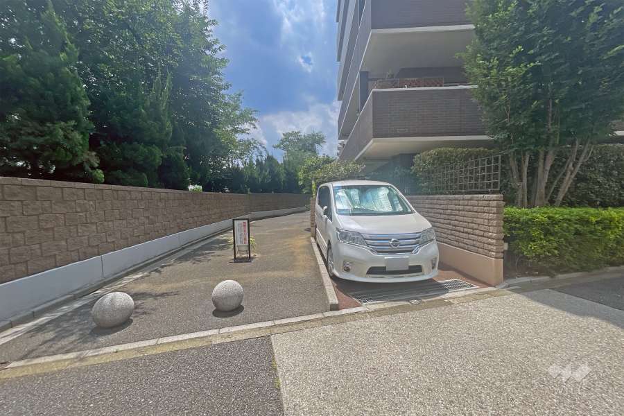 敷地内駐車場（屋外平面式）