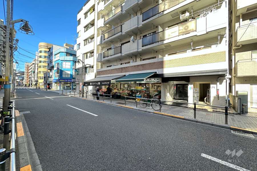 敷地南西側の前面道路