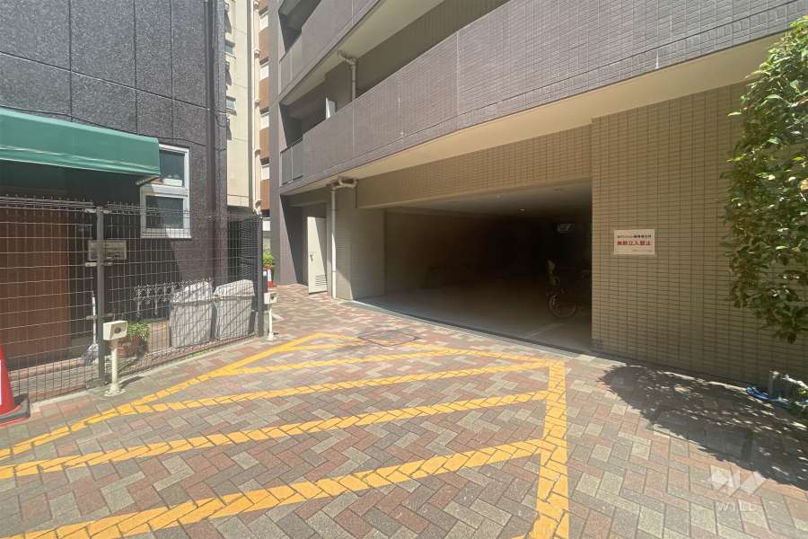 駐車場の出入り口