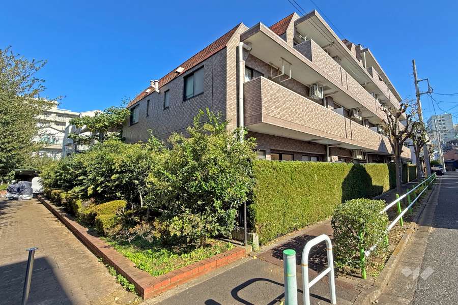 ライオンズシティ小竹向原の外観（南西側から）