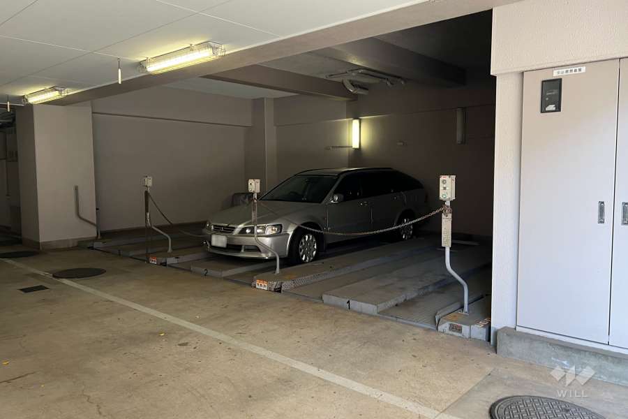 敷地内駐車場（屋内機械式）