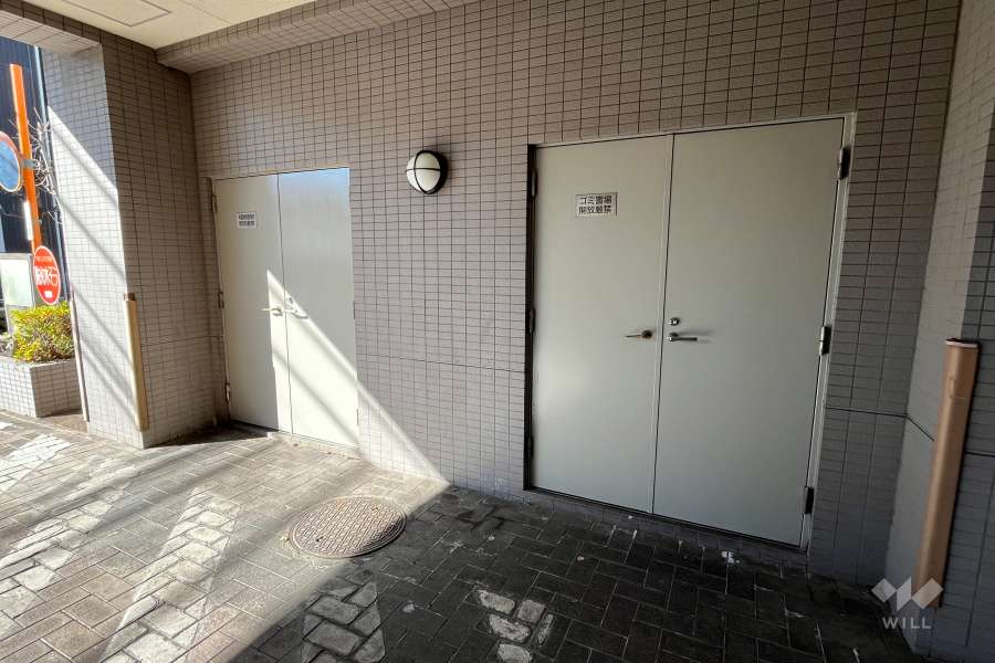 ゴミ置き場入り口