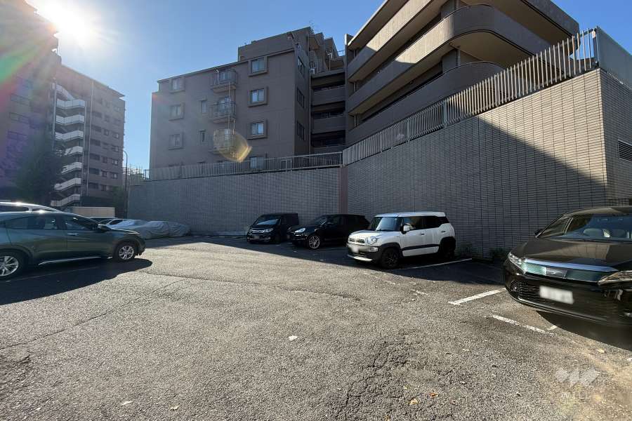 敷地内駐車場（屋外平面式）