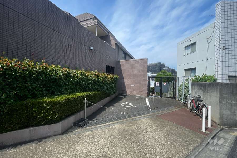 敷地内駐車場（屋外平面式）