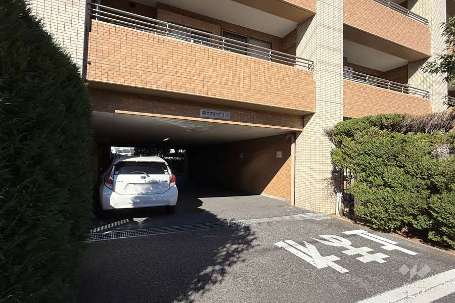 駐車場の出入り口