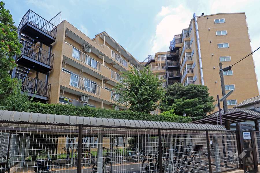 ライオンズマンション上板橋の外観（西側から）