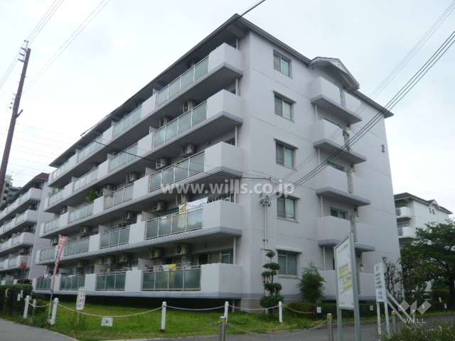 ルミエール千鳥弐号棟の外観（南東側から）