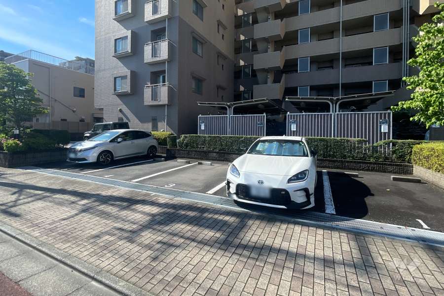 敷地内駐車場（屋外平面式）