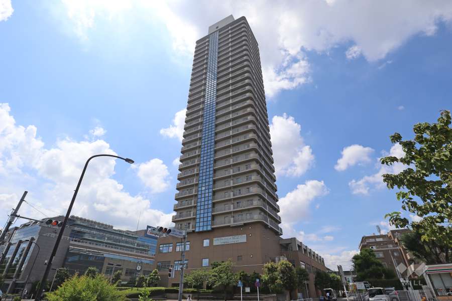 アイ・タワーの外観（北側から）