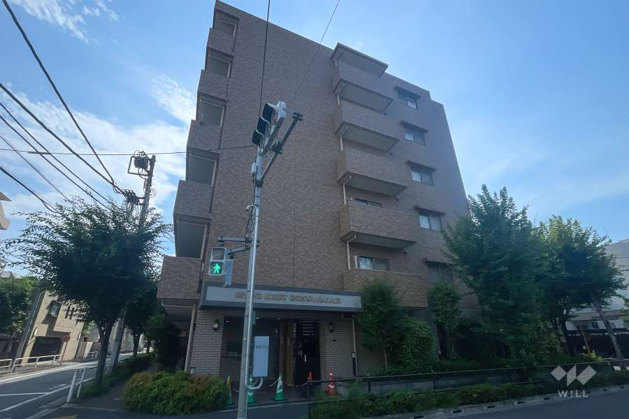 グランコート志村坂上の外観（東側から）